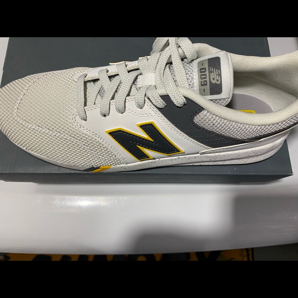 New Balance Lifestyle Mode DE VIE Athletic Sneakers MS009MN1 Mens Size 11.5 New